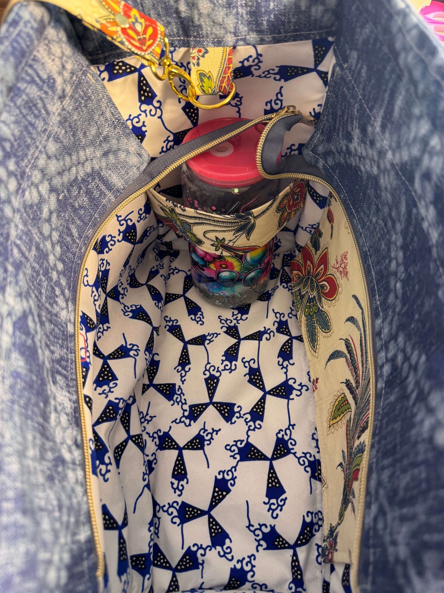 Large tote
