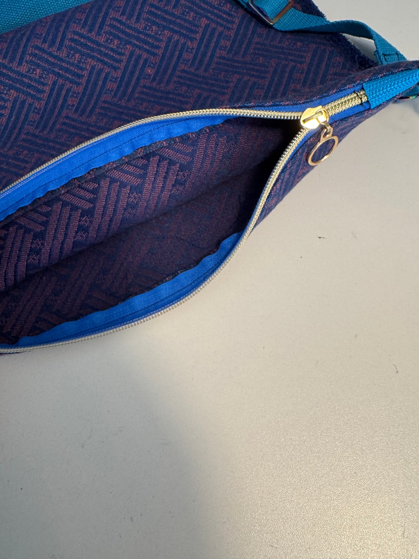 Oversized tote with removable bag